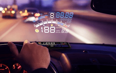 tampilan hologram di mobil (head up display)